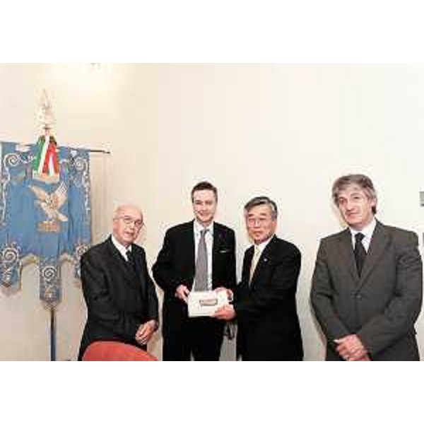 Renzo Tondo (Presidente Friuli Venezia Giulia) ed Edouard Ballaman (Presidente Consiglio regionale) incontrano Kim Joong Jae, Ambasciatore in Italia della Corea del Sud, in Consiglio regionale a Trieste. (Trieste 19/12/08)