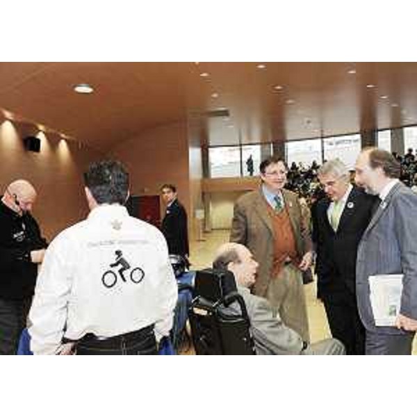 Giovanni Collino, Riccardo Riccardi (Assessore regionale Trasporti e Mobilità), Vladimir Kosic (Assessore regionale Salute) e Giorgio Santuz (Presidente Autovie Venete) alla conclusione della tre giorni "Katedromos - Il catechismo dell'educazione stradale", a Udine. (Udine 20/12/08)