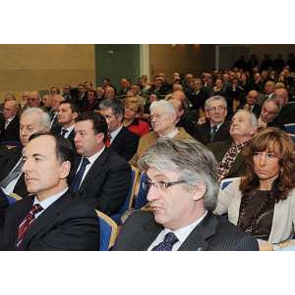 Franco Frattini (Ministro Esteri) e Renzo Tondo (Presidente Friuli Venezia Giulia) nel corso della cerimonia di intitolazione di PordenoneFiere a Lino Zanussi. (Pordenone 22/12/08)
