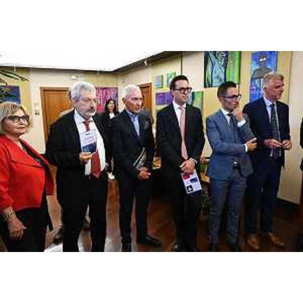 I consiglieri regionali presenti all'inaugurazione della mostra di Progettoautismo Fvg in Cr - I consiglieri regionali presenti all'inaugurazione della mostra di Progettoautismo Fvg in Cr