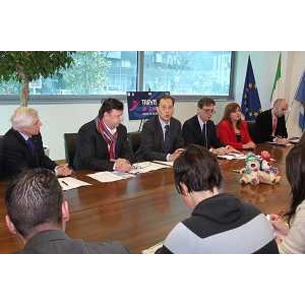 Luca Ciriani (Vicepresidente Friuli Venezia Giulia e Presidente Comitato Organizzatore Tarvisio 2009) alla conferenza stampa di presentazione della Coppa del Mondo di Sci alpino femminile in programma a Tarviso dal 20 al 22 febbraio 2009. (Udine 23/12/08) 