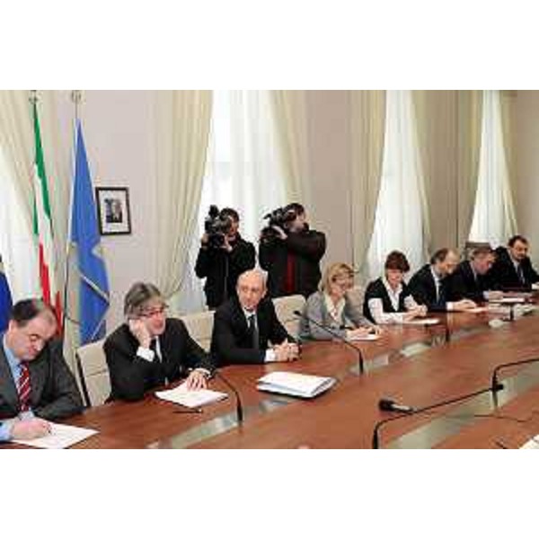 Renzo Tondo (Presidente della Regione Friuli Venezia Giulia) e gli assessori alla conferenza stampa di fine anno. (Trieste, 30/12/08)
