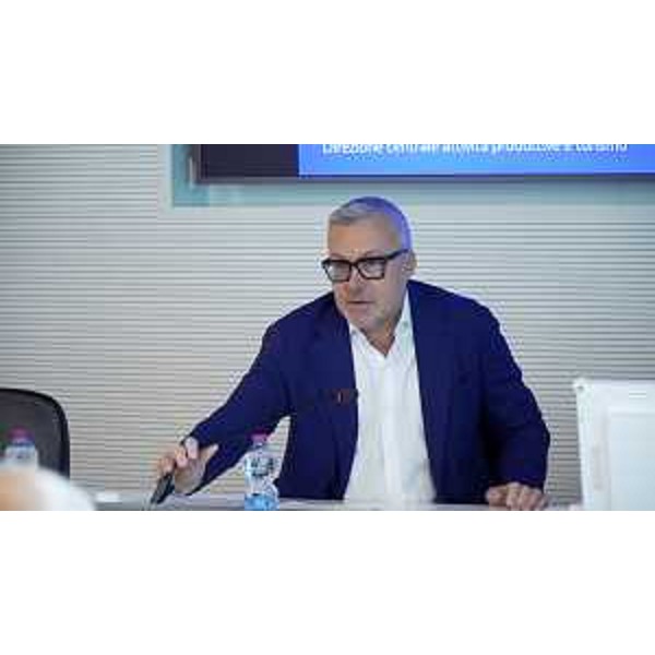 Lassessore regionale alle Attività produttive e turismo Sergio Emidio Bini alla presentazione del disegno di legge regionale per la disciplina dei settori del commercio e del turismo - Lassessore regionale alle Attività produttive e turismo Sergio Emidio Bini alla presentazione del disegno di legge regionale per la disciplina dei settori del commercio e del turismo