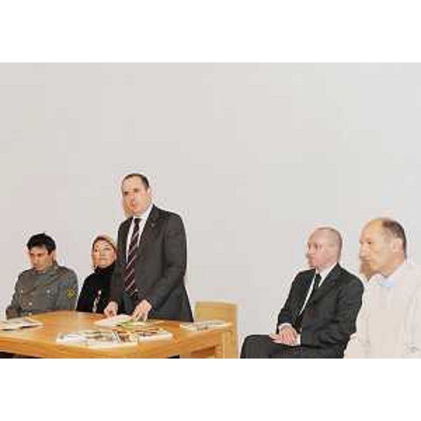Claudio Violino (Assessore regionale Risorse forestali) alla presentazione della guida "Camminaboschi.fvg", al Centro didattico naturalistico di Basovizza sul Carso Triestino. (Basovizza 09/01/09)