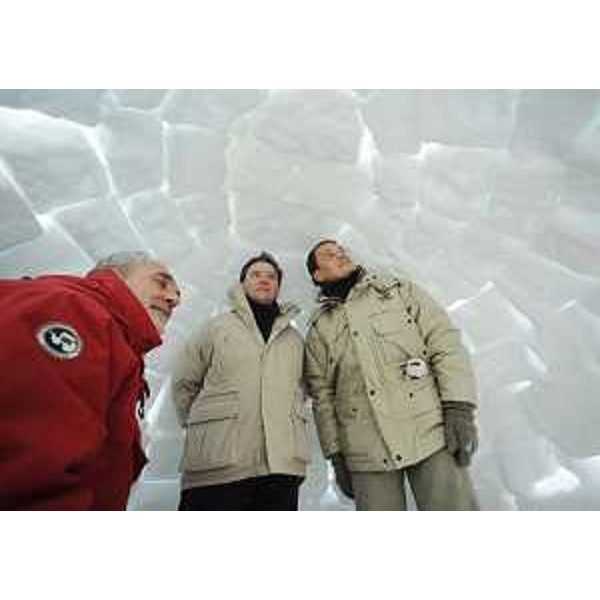 Luca Ciriani (Assessore regionale Attività produttive) all'inaugurazione del Villaggio Igloo sul Pian di Sass a Piancavallo. (Piancavallo 10/01/09) 