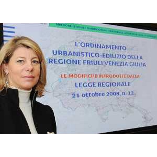 Federica Seganti (Assessore regionale Pianificazione territoriale) nel corso della presentazione della legge regionale 12/2008 sulle attività edificatorie e pianificatorie, a Trieste. (Trieste 15/01/09)