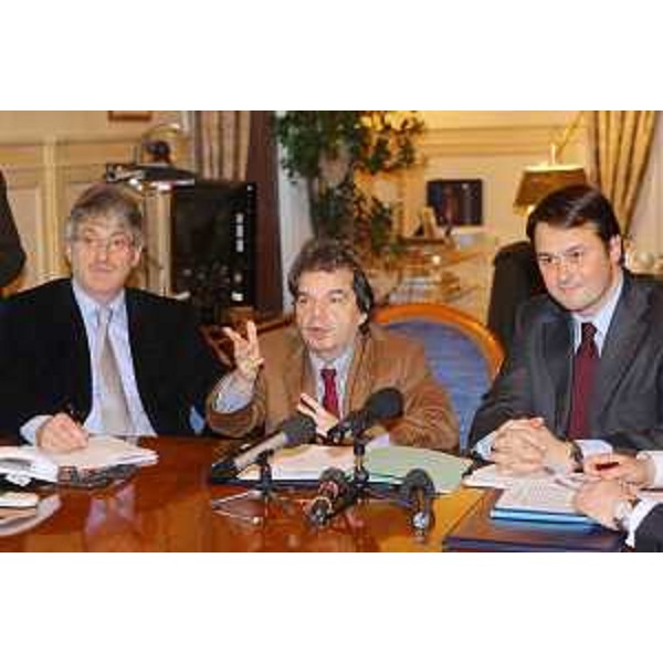 Renzo Tondo (Presidente Friuli Venezia Giulia), Renato Brunetta (Ministro P.A. e Innovazione) e Pietro Scott Jovane (AD Microsoft Italia) nel corso dell'incontro sul progetto pilota "DEMA", a Roma. (Roma 20/01/09) 