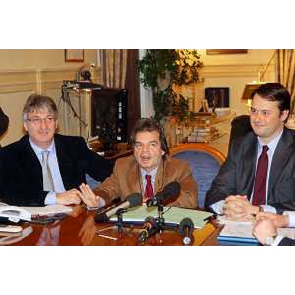 Renzo Tondo (Presidente Friuli Venezia Giulia), Renato Brunetta (Ministro P.A. e Innovazione) e Pietro Scott Jovane (AD Microsoft Italia) nel corso dell'incontro sul progetto pilota "DEMA", a Roma. (Roma 20/01/09) 