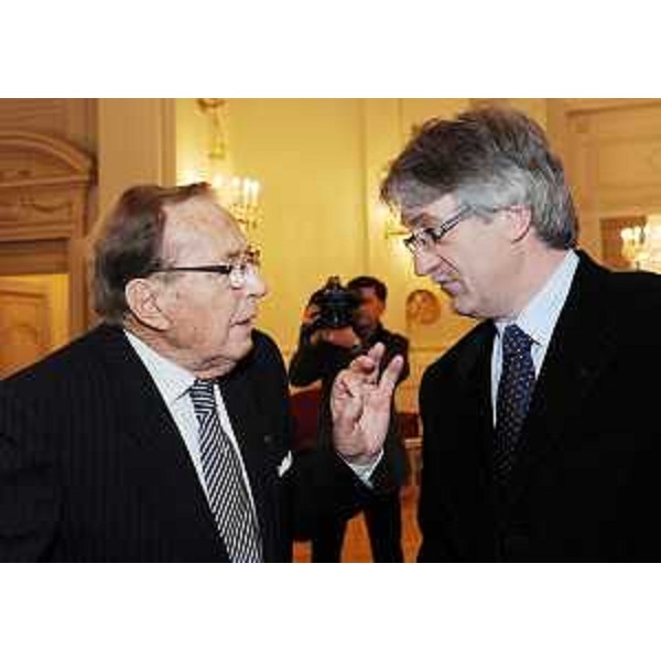 Primo Rovis (Console onorario Honduras) e Renzo Tondo (Presidente Friuli Venezia Giulia) nella sede della Prefettura di Trieste. (Trieste 21/01/09)