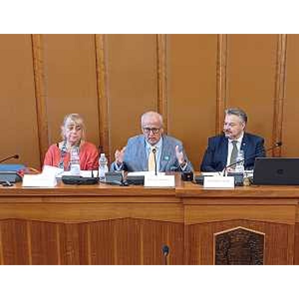 L'assessore Patrizia Artico, il sindaco Rodolfo Ziberna e il presidente Diego Bernardis (Fedriga peresidente) - L'assessore Patrizia Artico, il sindaco Rodolfo Ziberna e il presidente Diego Bernardis (Fedriga peresidente)