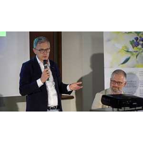L'assessore regionale alle Risorse agroalimentari, forestali e ittiche Stefano Zannier all'evento della Fondazione Agrifood - Bioeconomy "Il bosco che ci unisce, la bioeconomia del bosco" a Malborghetto - L'assessore regionale alle Risorse agroalimentari, forestali e ittiche Stefano Zannier all'evento della Fondazione Agrifood - Bioeconomy "Il bosco che ci unisce, la bioeconomia del bosco" a Malborghetto