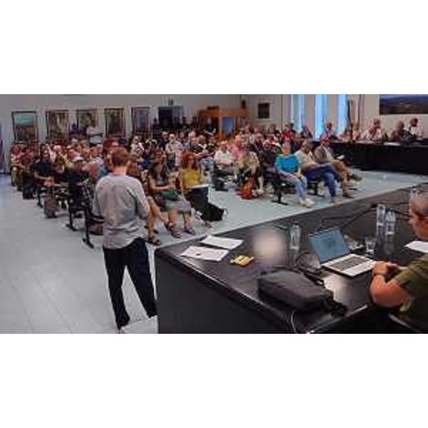 Simona Liguori (Patto per l'Autonomia-Civica Fvg), seduta in prima fila, a destra - Simona Liguori (Patto per l'Autonomia-Civica Fvg), seduta in prima fila, a destra