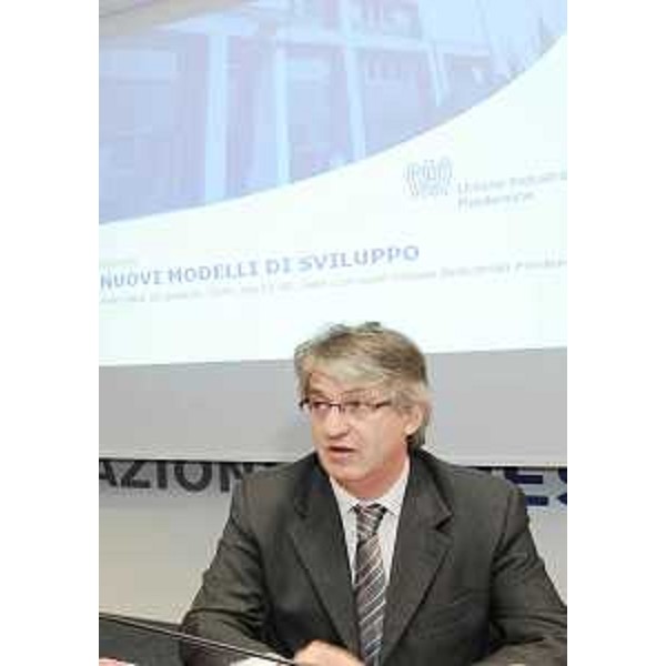 Renzo Tondo (Presidente Friuli Venezia Giulia) all'assemblea straordinaria di Unindustria Pordenone. (Pordenone 28/01/09)