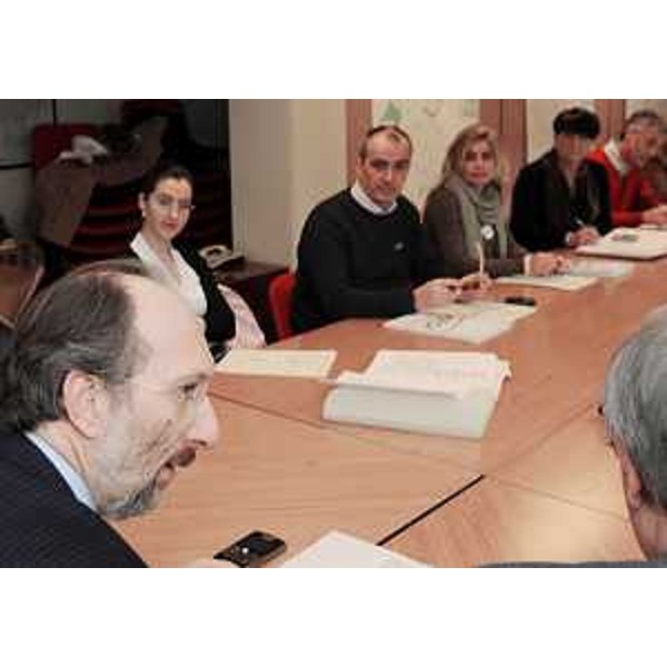 Riccardo Riccardi (Assessore regionale Mobilità, Energia ed Infrastrutture di Trasporto) nel corso della riunione del Comitato regionale previsto dalla legge 23/2007 per il monitoraggio ed il coordinamento sulle materie legate al trasporto merci, motorizzazione e circolazione stradale delegate dallo Stato alla Regione. (Trieste 29/01/09)