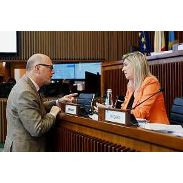 Marco Putto (Patto-Civ) a colloquio con l'assessore Fvg a Infrastrutture e Territorio, Cristina Amirante - Marco Putto (Patto-Civ) a colloquio con l'assessore Fvg a Infrastrutture e Territorio, Cristina Amirante