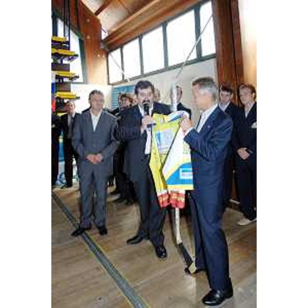 Riccardo Illy (Presidente Regione Friuli Venezia Giulia) alla presentazione ufficiale della squadra di hockey su ghiaccio "Pasut Aquile FVG" nel palaghiaccio Claudio Vuerich di Pontebba. (Pontebba 29/09/06)