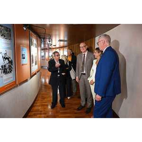 Il presidente del Cr, Mauro Bordin, e i consilgieri Lucia Buna e Marco Putto in visita alla mostra. - Il presidente del Cr, Mauro Bordin, e i consilgieri Lucia Buna e Marco Putto in visita alla mostra. 