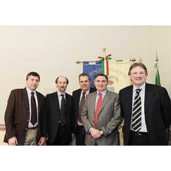 Riccardo Riccardi (Assessore regionale Mobilità, Energia ed Infrastrutture di Trasporto) nel corso dell'incontro con Riccardo Del Pup (Assessore prov. Viabilità PN) e i sindaci di Azzano Decimo Enzo Bortolotti, di Fiume Veneto Tiziano Borlina e di Pasiano Claudio Forniasieri. (Pordenone 03/02/09) 