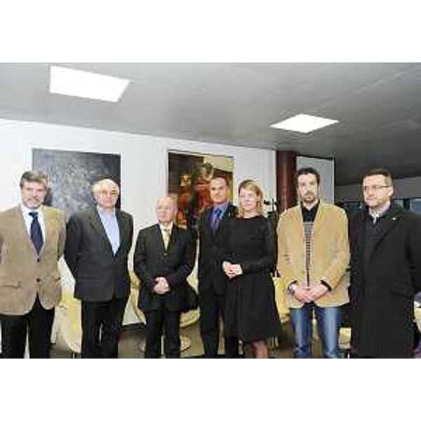 Federica Seganti (Assessore regionale Pianificazione territoriale, Autonomie locali e Sicurezza ) con i rappresentanti dell'Associazione tra i Comuni di Brugnera, Caneva, Fontanafredda, Porcia e Sacile, in Municipio a Porcia. (Porcia 03/02/09) 