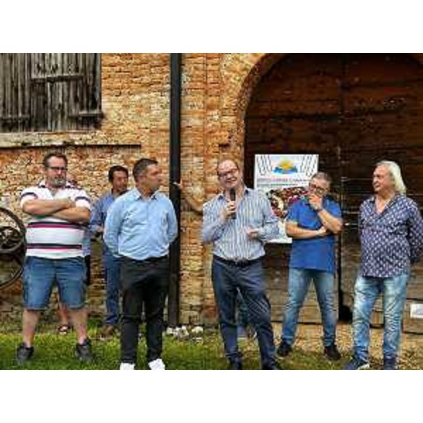 Il vicegovernatore Mario Anzil al microfono - Il vicegovernatore Mario Anzil al microfono
