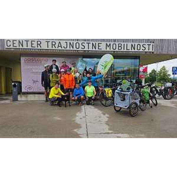 A sinistra in basso, Giulia Massolino (Patto per l'Autonomia- Civica Fvg) in occassione della Cop30 bike ride - A sinistra in basso, Giulia Massolino (Patto per l'Autonomia- Civica Fvg) in occassione della Cop30 bike ride 