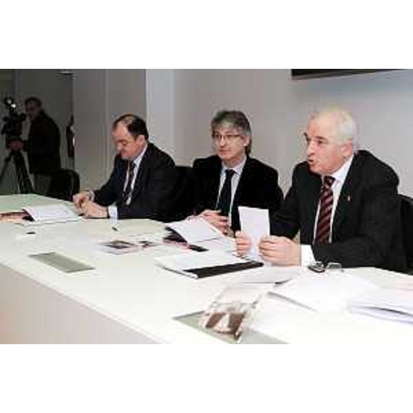 Renzo Tondo (Presidente Friuli Venezia Giulia) con Roberto Molinaro (Assessore regionale Cultura) ed Enzo Cainero (Commissario Azienda speciale Villa Manini) a conferenza stampa di illustrazione del calendario eventi di Villa Manin 2009. (Passariano di Codroipo, 06/02/09)