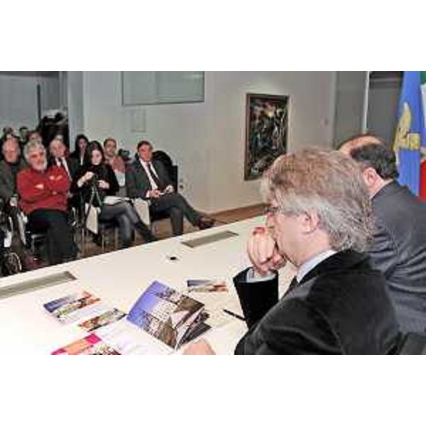Renzo Tondo (Presidente Friuli Venezia Giulia) a conferenza stampa Villa Manin 2009. (Passariano di Codroipo, 06/02/09)