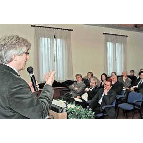 Renzo Tondo (Presidente Friuli Venezia Giulia) interviene all'inaugurazione d ella Biblioteca Fondo Tessitori. (Sedegliano, 07/02/09)