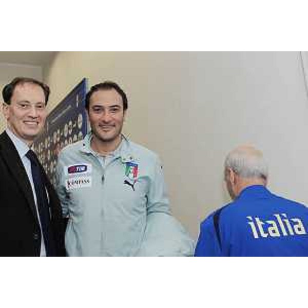 Luca Ciriani (Vicepresidente della Regione Friuli Venezia Giulia ed Assessore regionale alle attività produttive) con Pierluigi Casiraghi (commissario tecnico della squadra italiana calcio under 21). (Trieste, 08/02/09)