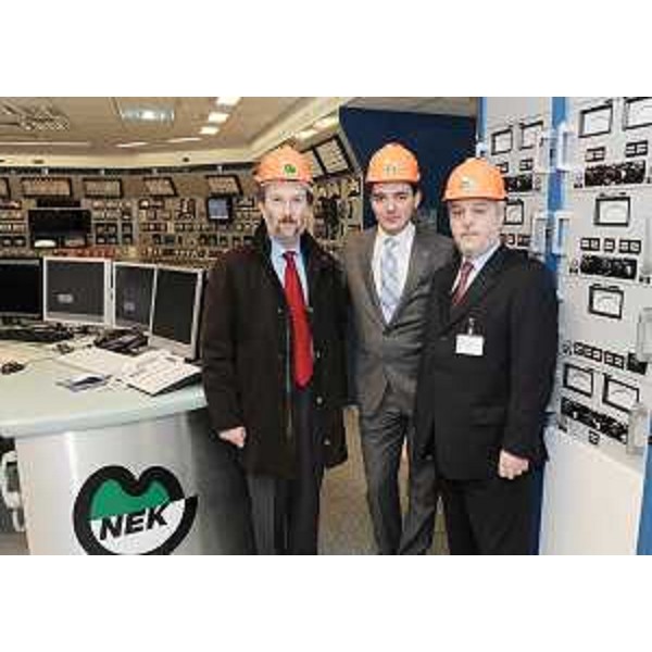Riccardo Riccardi (Assessore regionale Energia), Enrico Accettola (Presidente Giovani Imprenditori Udine) e Vanni Lenna (Assessore regionale Ambiente) alla centrale nucleare di Krsko (SLO). (Krsko 11/02/09)