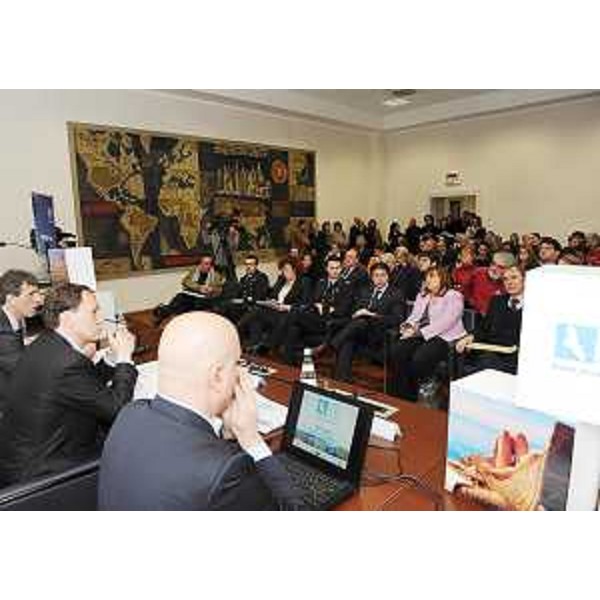 Luca Ciriani (Vicepresidente FVG e Assessore regionale Attività produttive) annuncia la presenza del FVG alla Borsa Italiana del Turismo- BIT - di Milano, nella sede della Regione a Trieste. (Trieste 12/02/09)