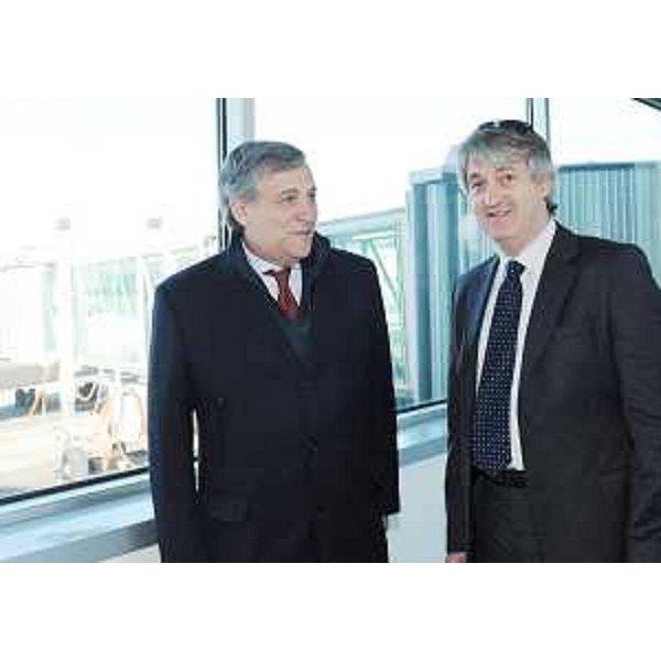 Antonio Tajani (Commissario europeo Trasporti) e Renzo Tondo (Presidente Friuli Venezia Giulia) all'Aeroporto FVG di Ronchi dei Legionari. (Ronchi del legionari 13/02/09)