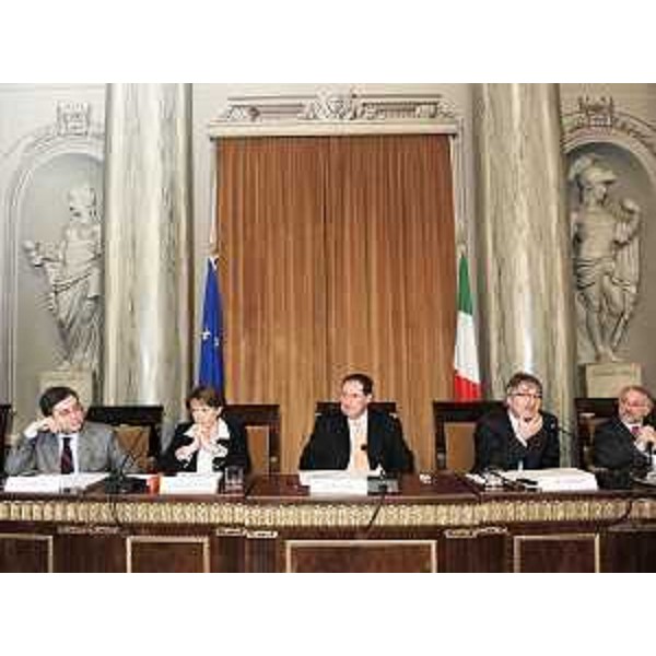 Francesco Peroni (Rettore Università Trieste), Cristiana Compagno (Rettore Università Udine), Giancarlo Galan (Presidente Veneto), Renzo Tondo (Presidente Friuli Venezia Giulia) e Vincenzo Milanese (Rettore Università Padova) nella sede della CCIAA di Trieste. (Trieste 13/02/09)
