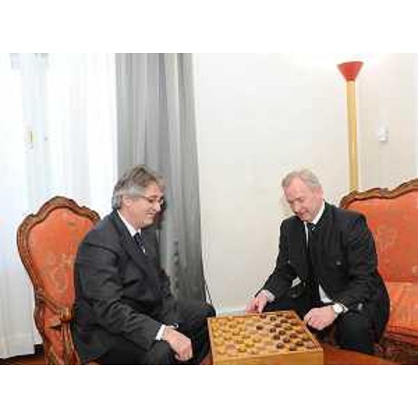 Renzo Tondo (Presidente Friuli Venezia Giulia) e Gerhard Doerfler (Governatore Carinzia) nella sede della Regione a Trieste. (Trieste 13/02/09) 