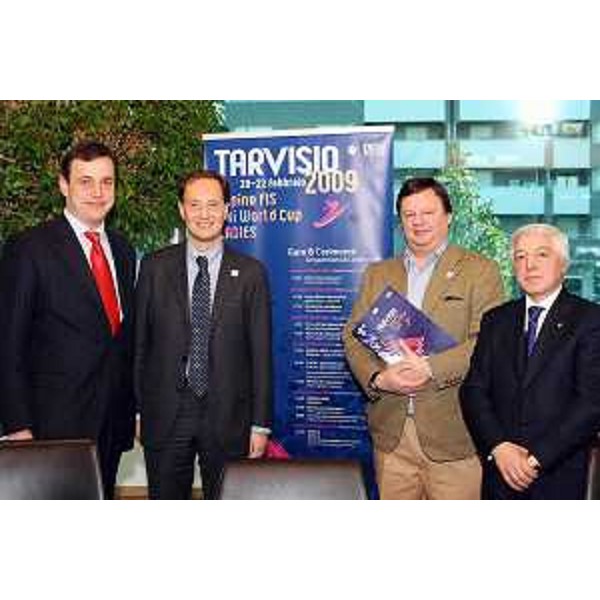 Luca Ciriani (Vicepresidente FVG e Comitato organizzatore) alla presentazione della Coppa del Mondo di sci alpino femminile in calendario a Tarvisio, al confine con Austria e Slovenia, dal 20 al 22 febbraio 2009. (Udine 14/02/09)