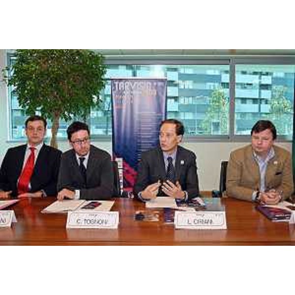 Luca Ciriani (Vicepresidente FVG e Comitato organizzatore) alla presentazione della Coppa del Mondo di sci alpino femminile in calendario a Tarvisio, al confine con Austria e Slovenia, dal 20 al 22 febbraio 2009. (Udine 14/02/09)