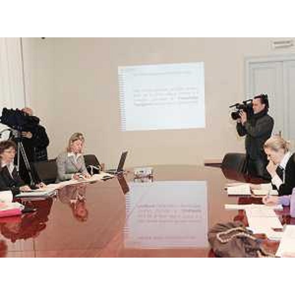 Federica Seganti (Assessore regionale Pianificazione territoriale, Autonomie locali e Sicurezza) nel corso della conferenza stampa sul calendario 2009 delle elezioni in FVG. (Trieste 16/02/09)