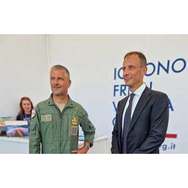 Il governatore Fedriga con il Comandante Lant nello chalet Io Sono Friuli Venezia Giulia - Il governatore Fedriga con il Comandante Lant nello chalet Io Sono Friuli Venezia Giulia