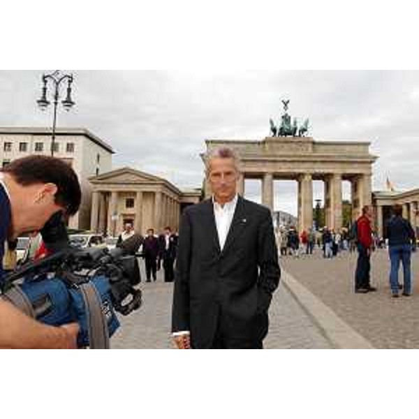 Riccardo Illy (Presidente Regione Friuli Venezia Giulia) a Berlino per ricevere il prestigioso premio internazionale Quadriga ('Die Quadriga'). (Berlino 03/10/06)