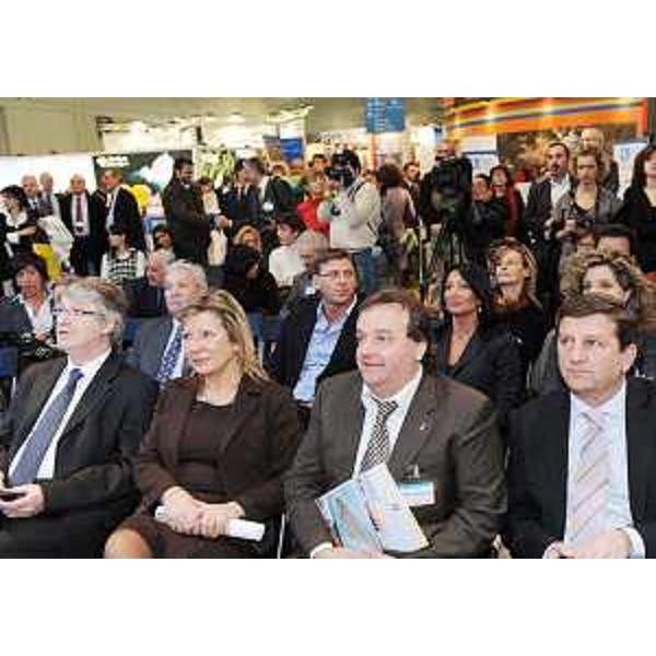 Renzo Tondo (Presidente Friuli Venezia Giulia) nello stand del FVG alla BIT di Milano. (Milano 20/02/09)