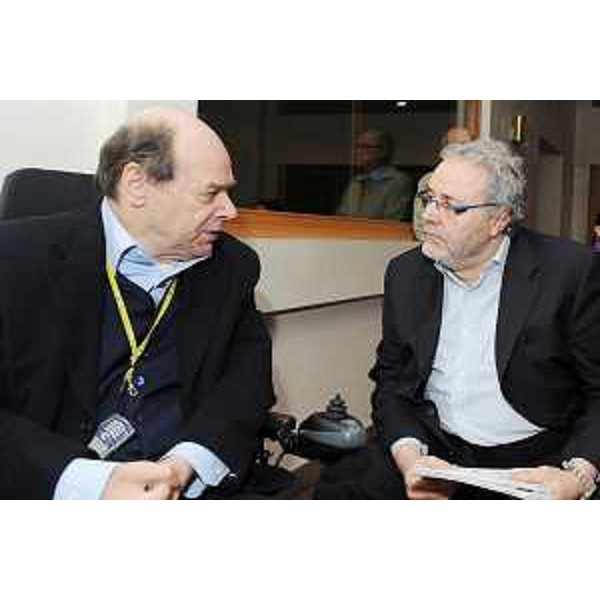 Vladimir Kosic (Assessore regionale Salute Protezione sociale) e Lionello Barbina (Direttore Agenzia regionale Sanità) alla giornata su "Federalismo sanitario e continuità dell'assistenza" promossa da Federsanità Anci di Friuli Venezia Giulia e Veneto, a Udine. (Udine 23/02/09)