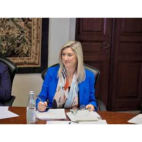 L'assessore regionale Cristina Amirante durante la seduta odierna di giunta - L'assessore regionale Cristina Amirante durante la seduta odierna di giunta