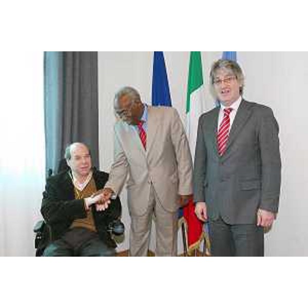 Vladimir Kosic (Assessore regionale Salute e Protezione sociale), Saleh Meki (Ministro Sanità Eritrea) e Renzo Tondo (Presidente Friuli Venezia Giulia) a Udine. (Udine 25/02/09)