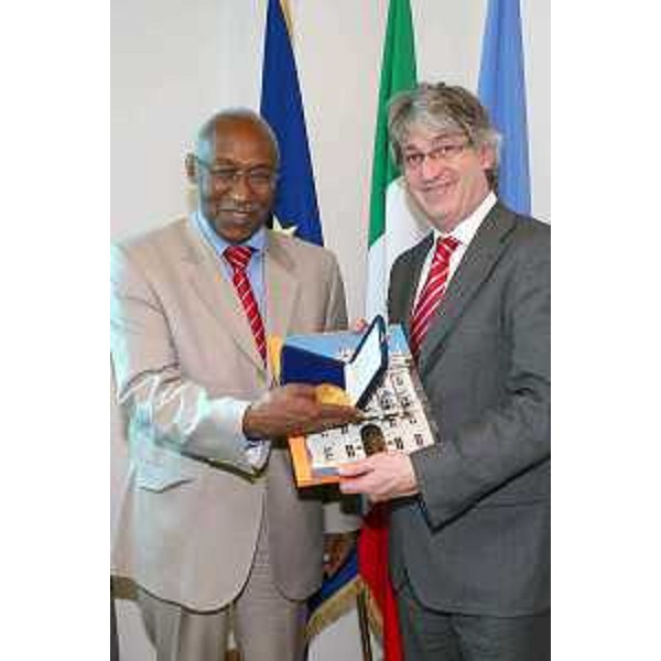 Saleh Meki (Ministro Sanità Eritrea) e Renzo Tondo (Presidente Friuli Venezia Giulia) a Udine. (Udine 25/02/09)