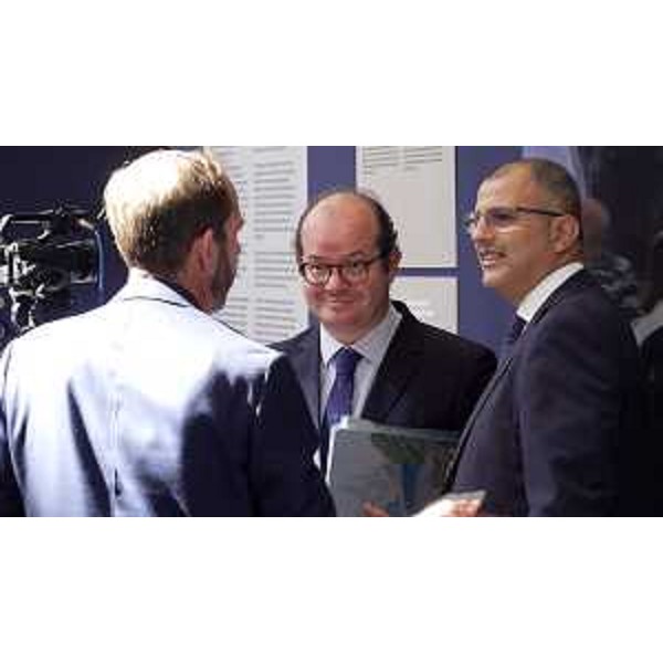 Il vicegovernatore Mario Anzil visita la mostra su Tolkien - Il vicegovernatore Mario Anzil visita la mostra su Tolkien