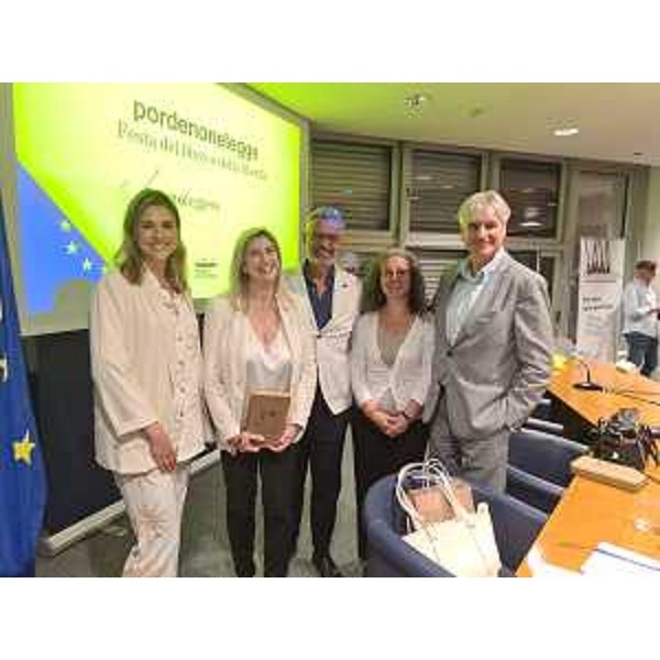 L'assessore regionale Cristina Amirante, seconda da sinistra accanto all'autore, alla presentazione del libro di Fabio Millevoi - L'assessore regionale Cristina Amirante, seconda da sinistra accanto all'autore, alla presentazione del libro di Fabio Millevoi