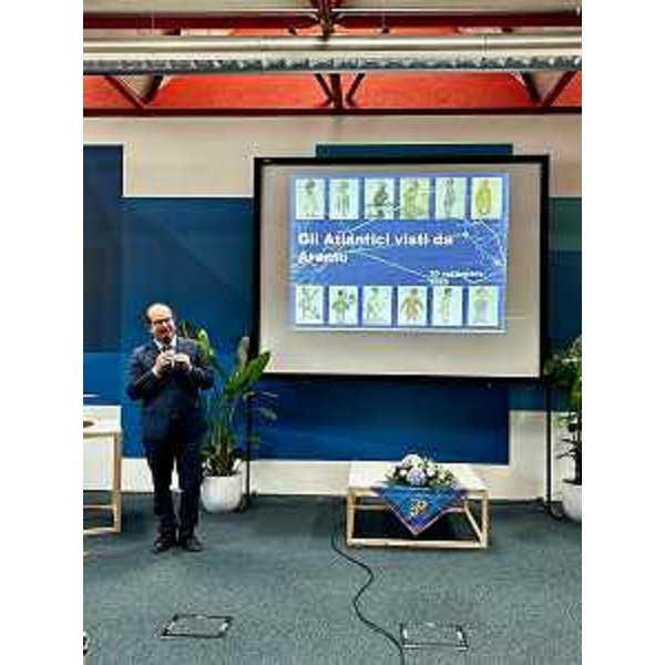 Il vicegovernatore Mario Anzil all'Innovation Platform del Cluster arredo di Manzano per il trubuto ad Atonio Chiodi - Il vicegovernatore Mario Anzil all'Innovation Platform del Cluster arredo di Manzano per il trubuto ad Atonio Chiodi