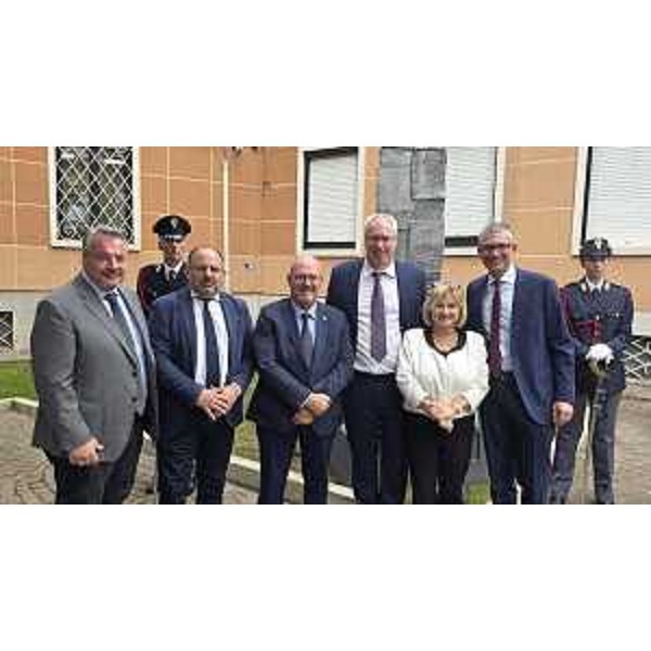 Da sinistra Diego Bernardis (Fp), Diego Moretti (Pd), l'assessore regionale al Demanio Sebastiano Callari, il presidente del Cr Mauro Bordin, Laura Fasiolo (Pd) e l'assessore alla sicurezza Pierpaolo Roberti - Da sinistra Diego Bernardis (Fp), Diego Moretti (Pd), l'assessore regionale al Demanio Sebastiano Callari, il presidente del Cr Mauro Bordin, Laura Fasiolo (Pd) e l'assessore alla sicurezza Pierpaolo Roberti