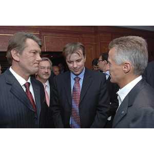 Riccardo Illy (Presidente Regione Friuli Venezia Giulia) con Viktor Juschtschenko (Presidente dell'Ucraina) a Berlino per ricevere il prestigioso premio internazionale Quadriga ('Die Quadriga'). (Berlino 03/10/06)