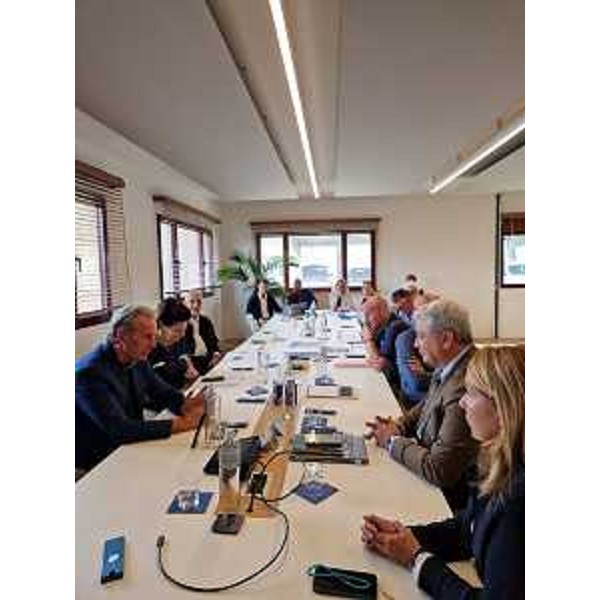 L'assessore regionale Fabio Scoccimarro all'incontro con il presidente di Siot Alessandro Gorla nella sede di San Dorligo della Valle/Dolina - L'assessore regionale Fabio Scoccimarro all'incontro con il presidente di Siot Alessandro Gorla nella sede di San Dorligo della Valle/Dolina